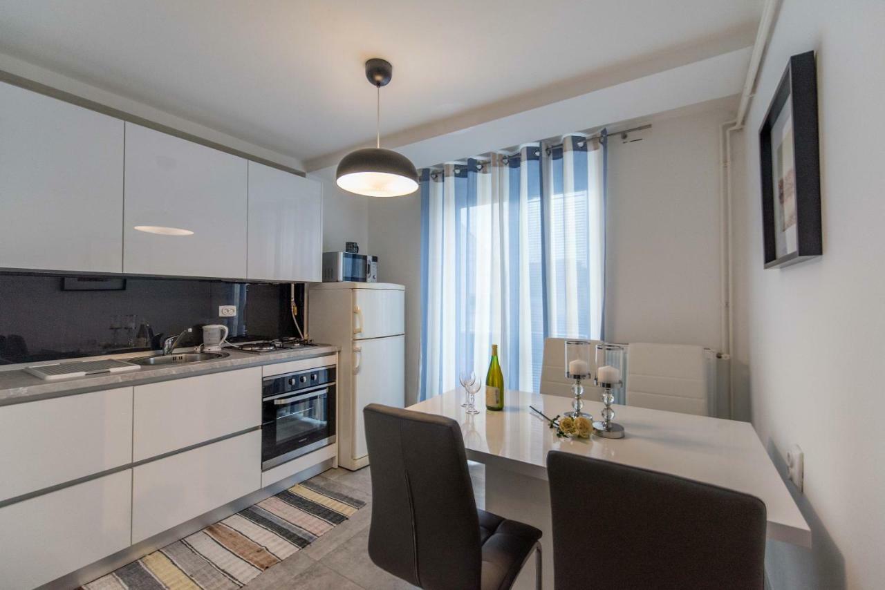 Apartman Lux 다루바르 외부 사진